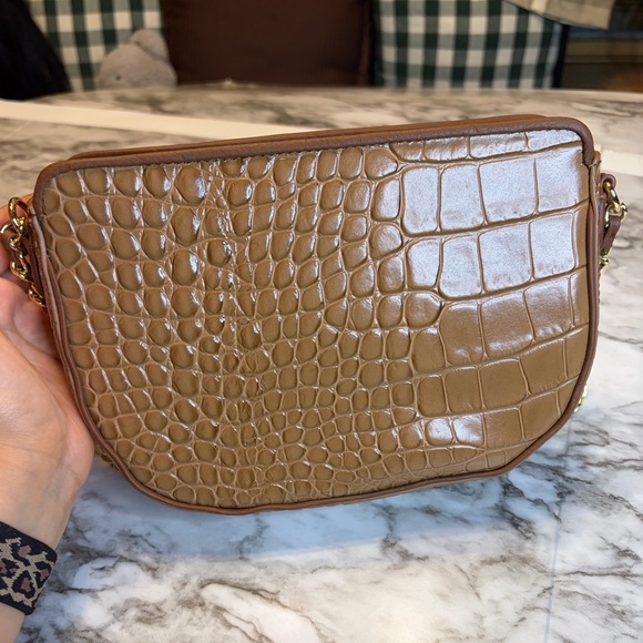 100% leather, Crocodile embossed 🐊 Brown Embossed Crossbody Bag by Talbots - Picture 3 of 12
